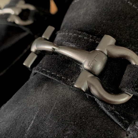 🚫SOLD•E🅱️🅰️Y🚫 Salvatore Ferragamo Black Suede Loafers - Picture 4 of 10